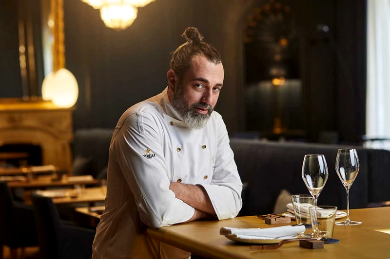 Rafa Zafra atraca en el Salón Náutico de Barcelona 